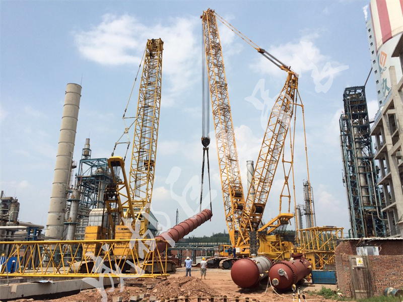 4.650T和260T雙機抬吊360T重化工容器罐.jpg 4.650T和260T雙機抬吊360T重化工容器罐.jpg