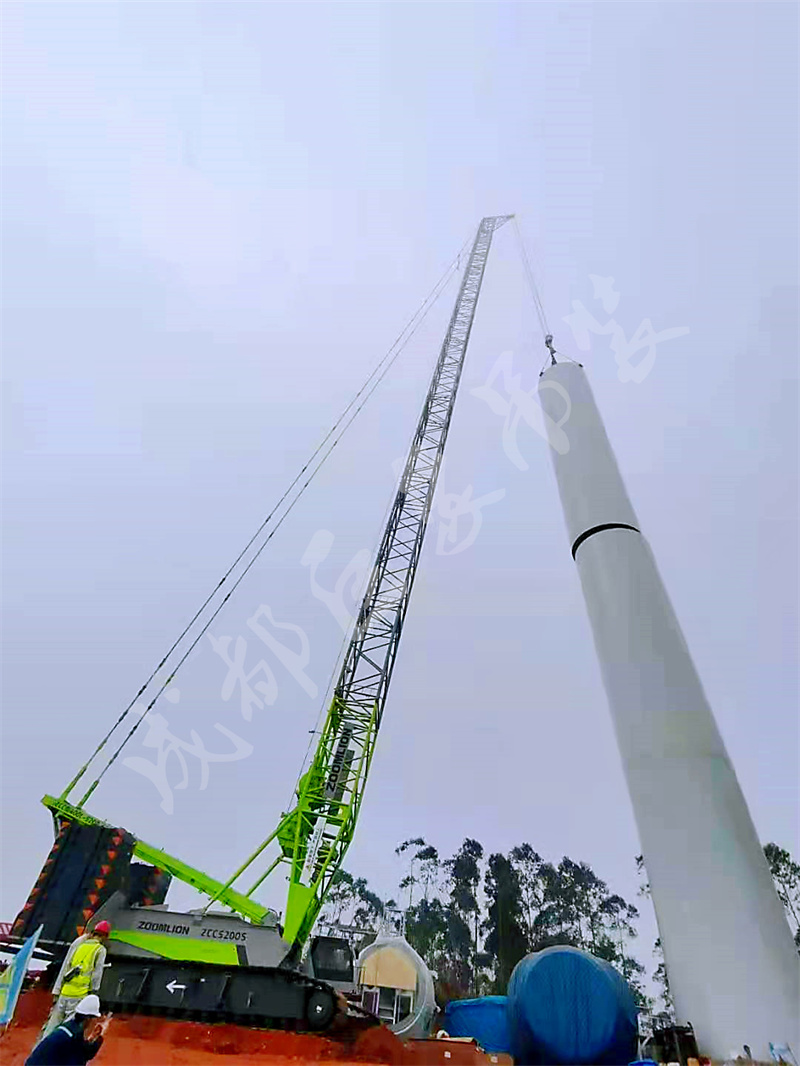 廣西華電南寧良慶墰清嶺風(fēng)電場(chǎng)風(fēng)機(jī)吊裝.jpg