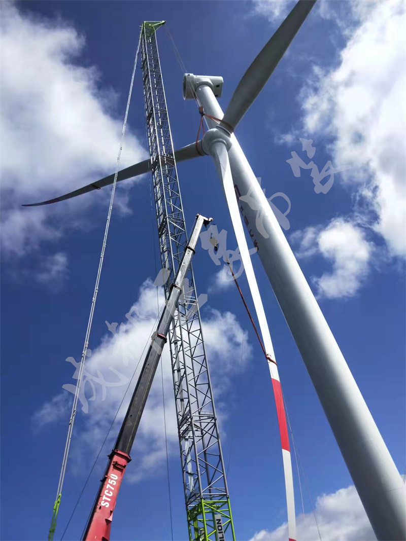 涼山布拖縣烏科梁子風(fēng)機(jī)吊裝3.jpg